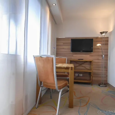 Hotell Petul Garden 3*